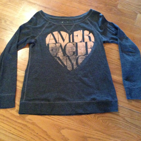 SOLD!!!😍Brand new AE shirt😍 - Picture 1 of 4