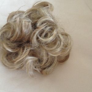 Artificial hair accessory