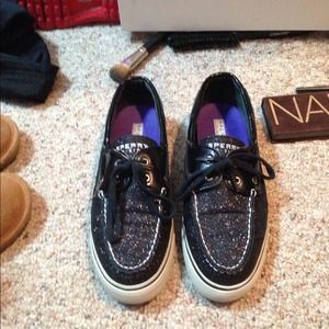 Speerys black glitter