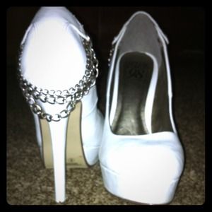 🔻PRICE LOWERED! White platform high heels