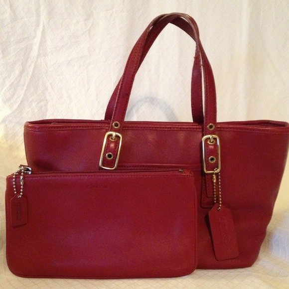 Coach Handbags - 🌹HOLD 4 VEE🌹COACH Leather Hampton Tote Wristlet