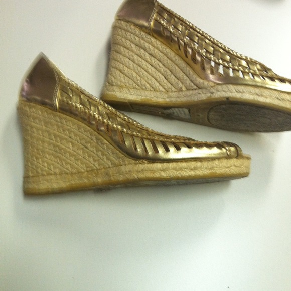 Nine west gold wedge 👡✂✂✂t - Picture 2 of 2
