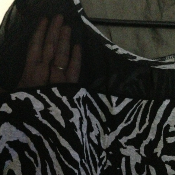 Blouse - Picture 2 of 3