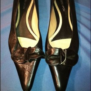 %Albert Nipon kitten heels