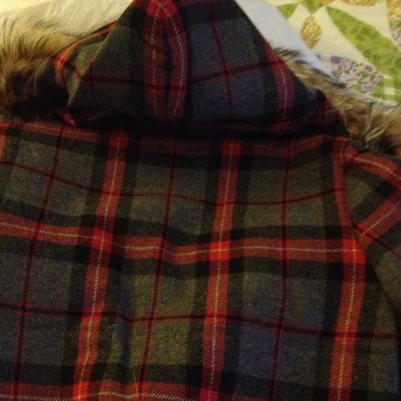 Wool jacket with real fur trimed hood. Size M. - Picture 4 of 4