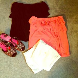 🌸RESERVED🌸Black and pink AE tube tops