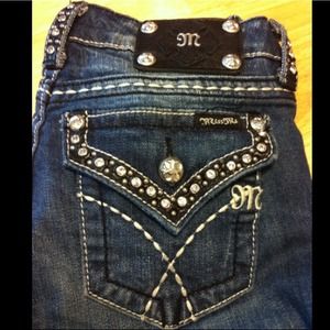 HOLD ... @daniduzzi        Miss Me jeans