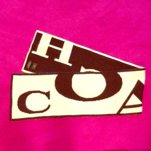 *Reduced Coach Scarf - Picture 1 of 3