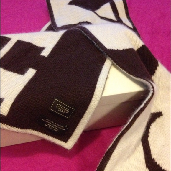 *Reduced Coach Scarf - Picture 2 of 3