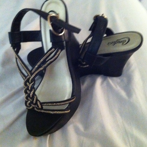 35$ - Picture 2 of 3