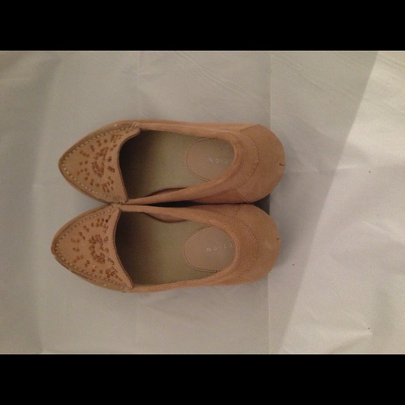 KENNETH COLE REACTION - Picture 2 of 3