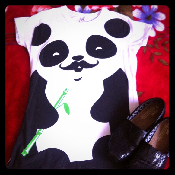 💛Sold💛Super Cute🐼 Mustache Panda Tee!
