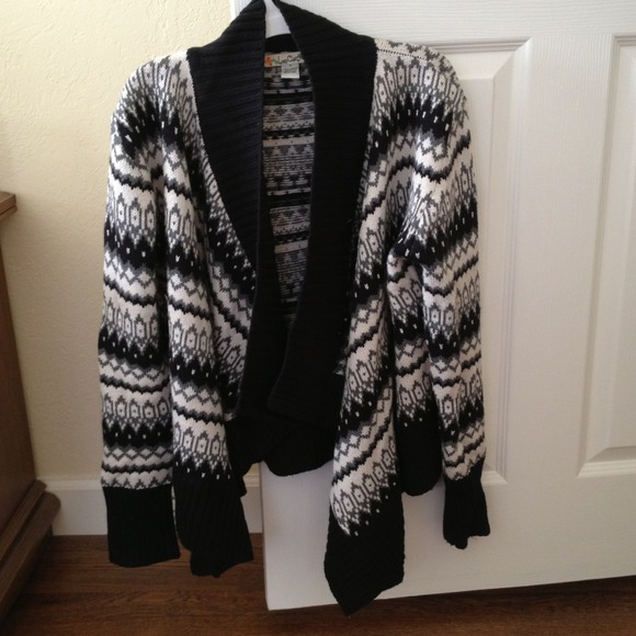 (SOLD IN BUNDLE) Sweater & Jacket