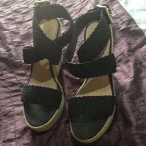 Bundle Wedges, 2 shorts, yellow tank and bra