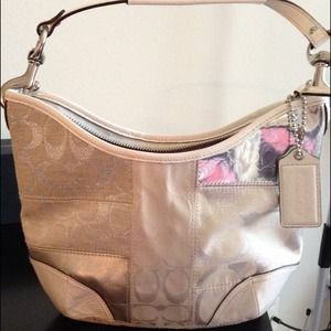 Authentic COACH white/silver small purse!