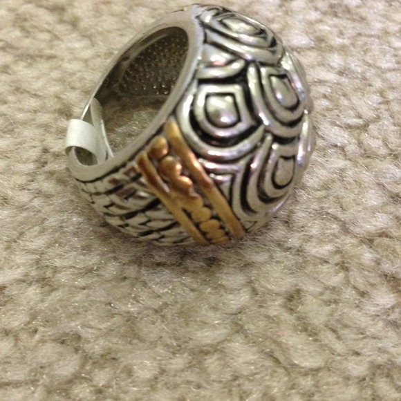 Ring - Picture 2 of 4