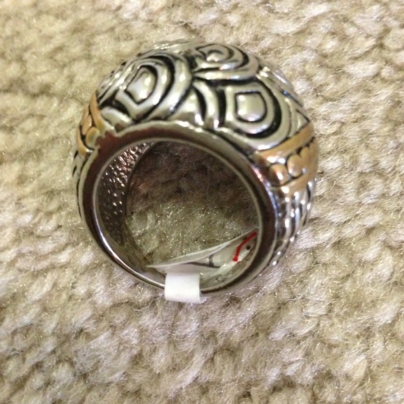 Ring - Picture 3 of 4