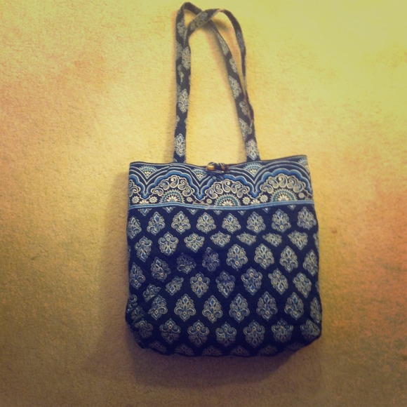 Adorable Vera Bradley bag! SOLD