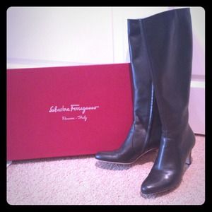 Ferrago woman boots size 7B