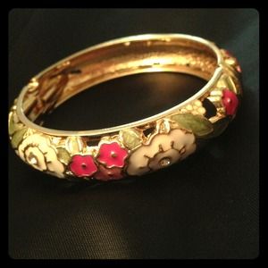 Beautiful bangle never worn