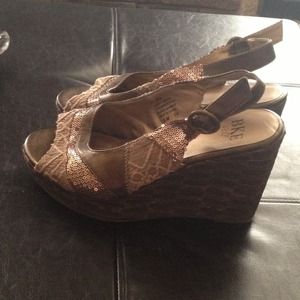 BKE peep toe wedges