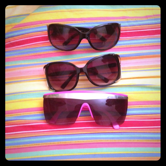 3 pairs of sunglasses