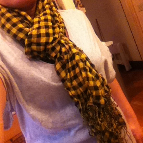 Retro scarf - Picture 3 of 3