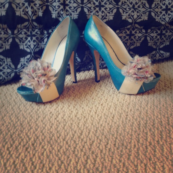 Turquoise  open toed heal