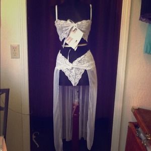 🔴REDUCED🔴NWT LOVELY-KIT white lingerie set