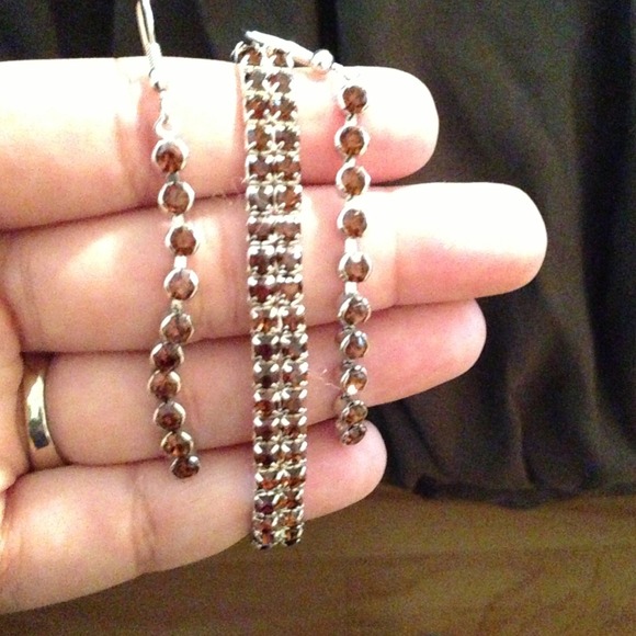 Red garnet color earring and bracelet set!