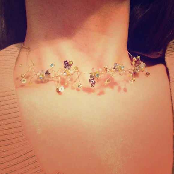 Delicate choker