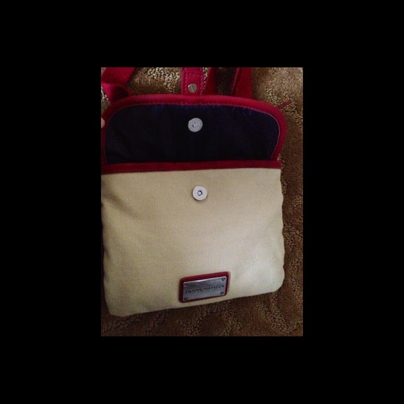 Tommy Hilfiger throw on shoulder bag! Brand new! - Picture 3 of 4
