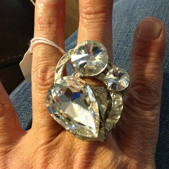 Crystal stretch ring