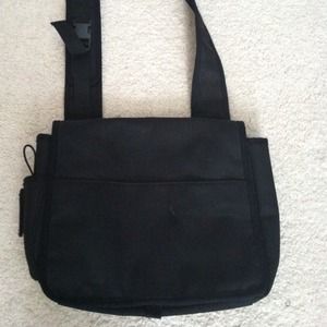 Messenger bag. Black. Croft and Barrow.