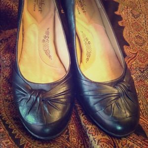 Sale!☀️Strictly Comfort Black Leather Pump 9.5