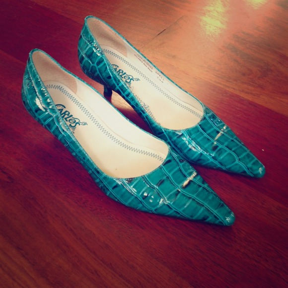 Carlos by Carlo Santana Teal Faux Crock Pumps