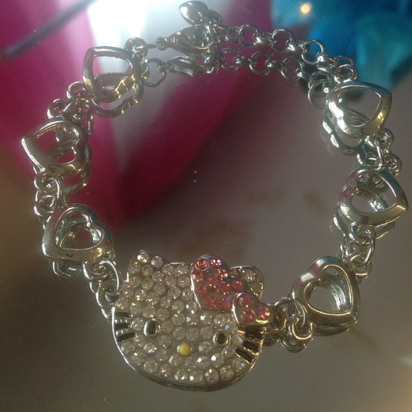 ✋✋✋SOLD!!Hello kitty heart bracelet