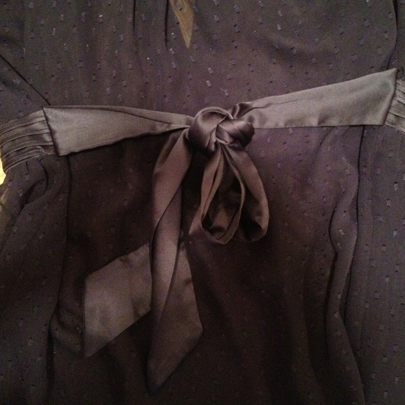 Navy blue dotted tie-back blouse - Picture 3 of 4