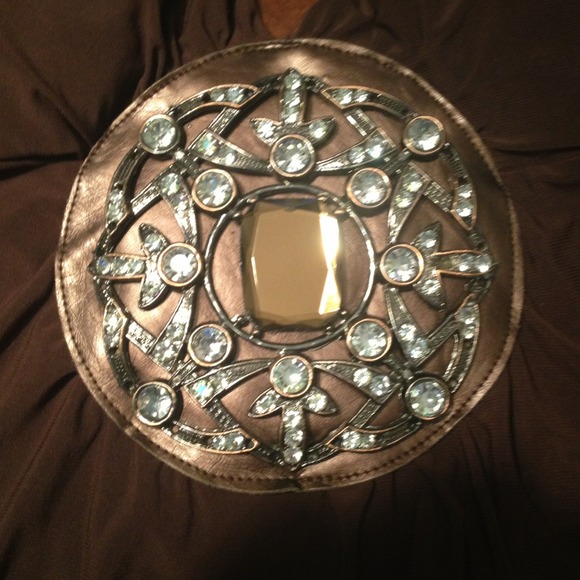 🚫Sold🚫Brown medallion halter top - Picture 2 of 3