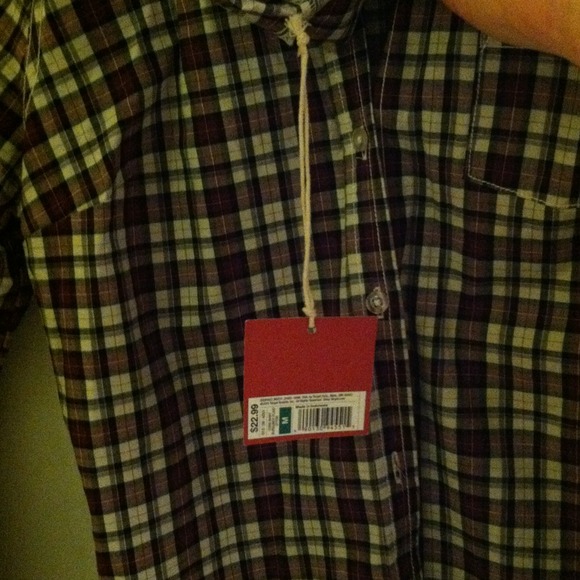 NWT fitted button down - Picture 3 of 3