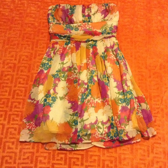 Dress - Picture 1 of 4