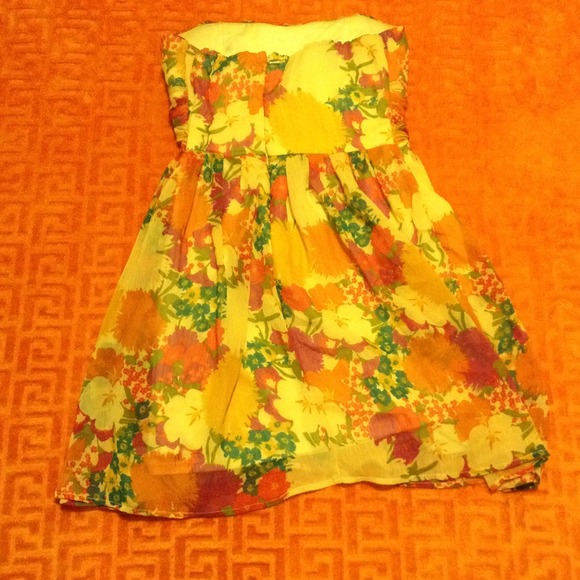 Dress - Picture 2 of 4