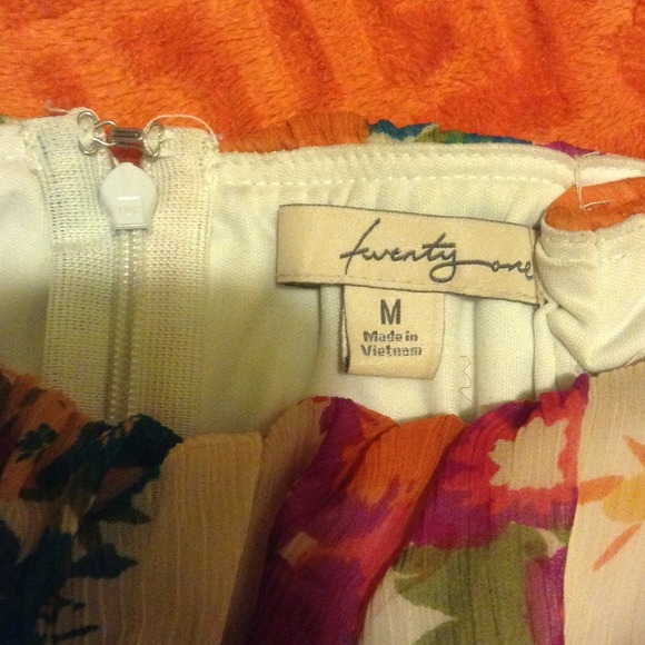 Dress - Picture 4 of 4