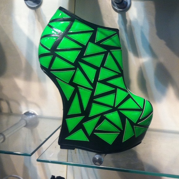 CLINIC PLATFORM WEDGE BOOTIE - Picture 2 of 2