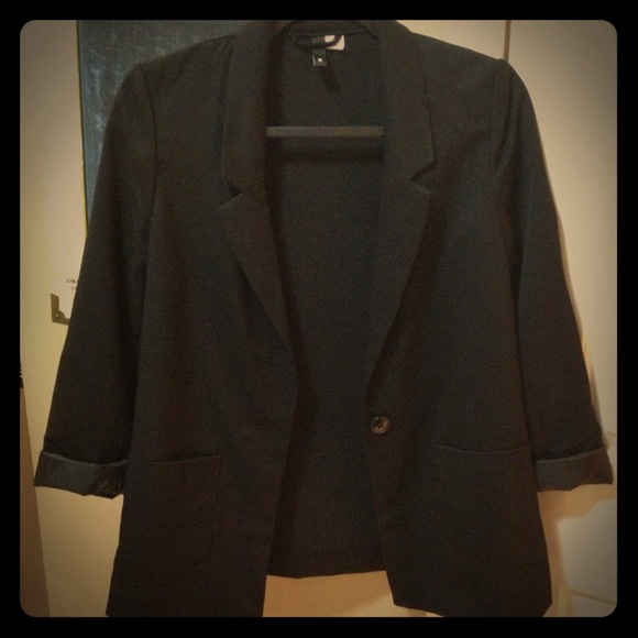RESERVED H&M boyfriend cut black blazer