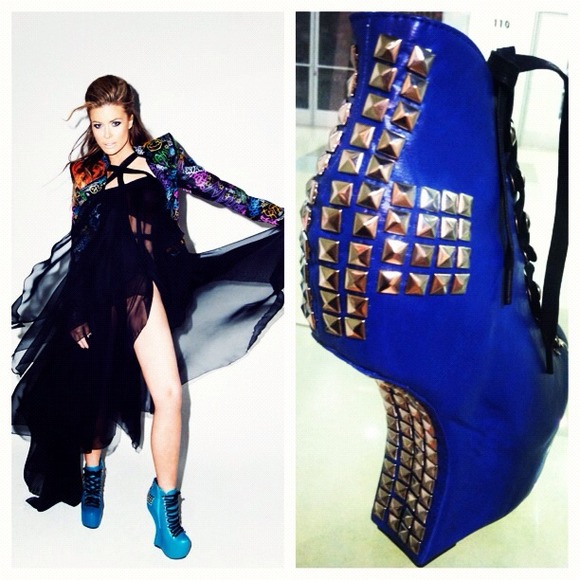 AMAZEE PLATFORM - Picture 1 of 1