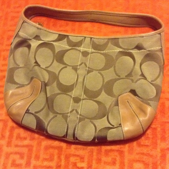 Handbag - Picture 2 of 3