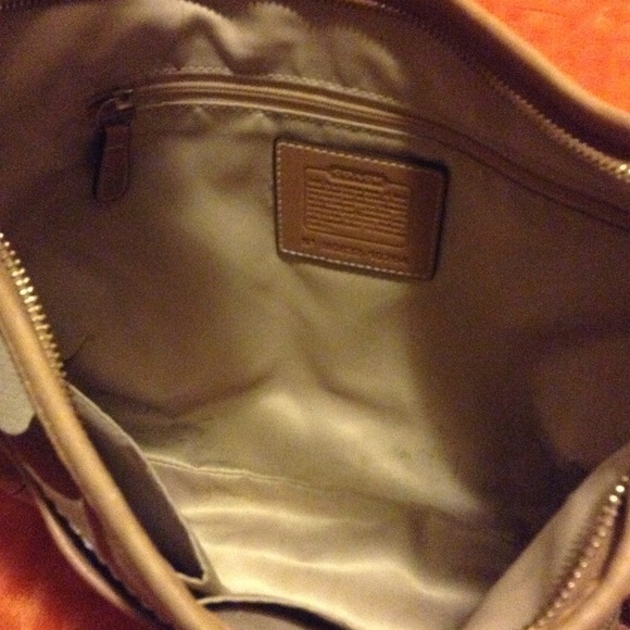 Handbag - Picture 3 of 3
