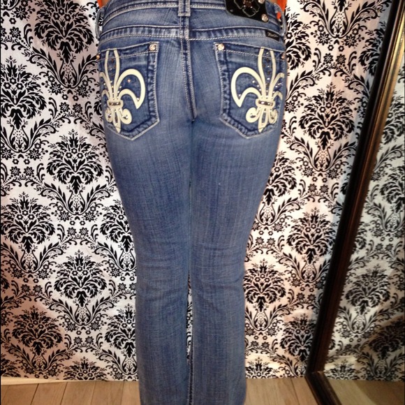 🚫SOLD🚫Gorgeous Miss Me jeans! - Picture 2 of 4