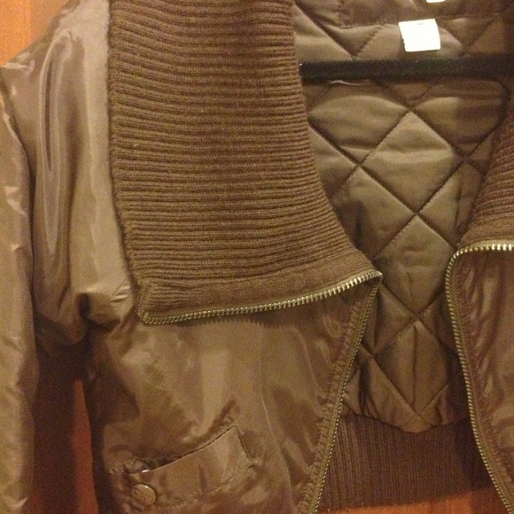 Guess Cropped Jacket - Picture 2 of 4